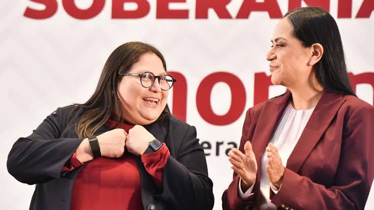 SorayaCordovaM's tweet photo. #Opinión | Morena, los adelantados y la lucha de clases
Soraya Córdova Morán
 
El 28 de septiembre, la dirigencia de Morena, nominó a quienes serán los candidatos a gobernadores en los 17 estados que se disputarán durante las elecciones de 2027.
Completo: https://t.co/8VrxJTDzip https://t.co/NqIqowu1Cp