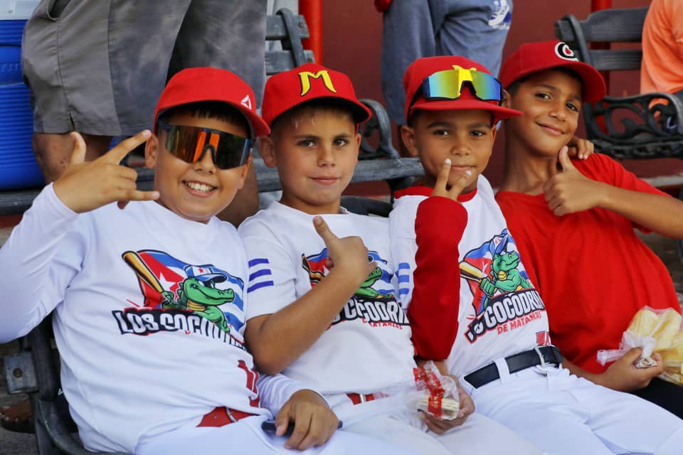 mariofsabines's tweet photo. ⚾🇨🇺 ¡La pelota es alegría! Con un estadio lleno de fanáticos, los Cocodrilos de #Matanzas vencieron a Cienfuegos con jonrones de Medina y Andrys, y una salida magistral de Yera.

La Serie Nacional une, emociona y nos hace soñar. ¡Vamos por más, muchachos! #MatancerosEnVictoria https://t.co/huGqPeRhuL