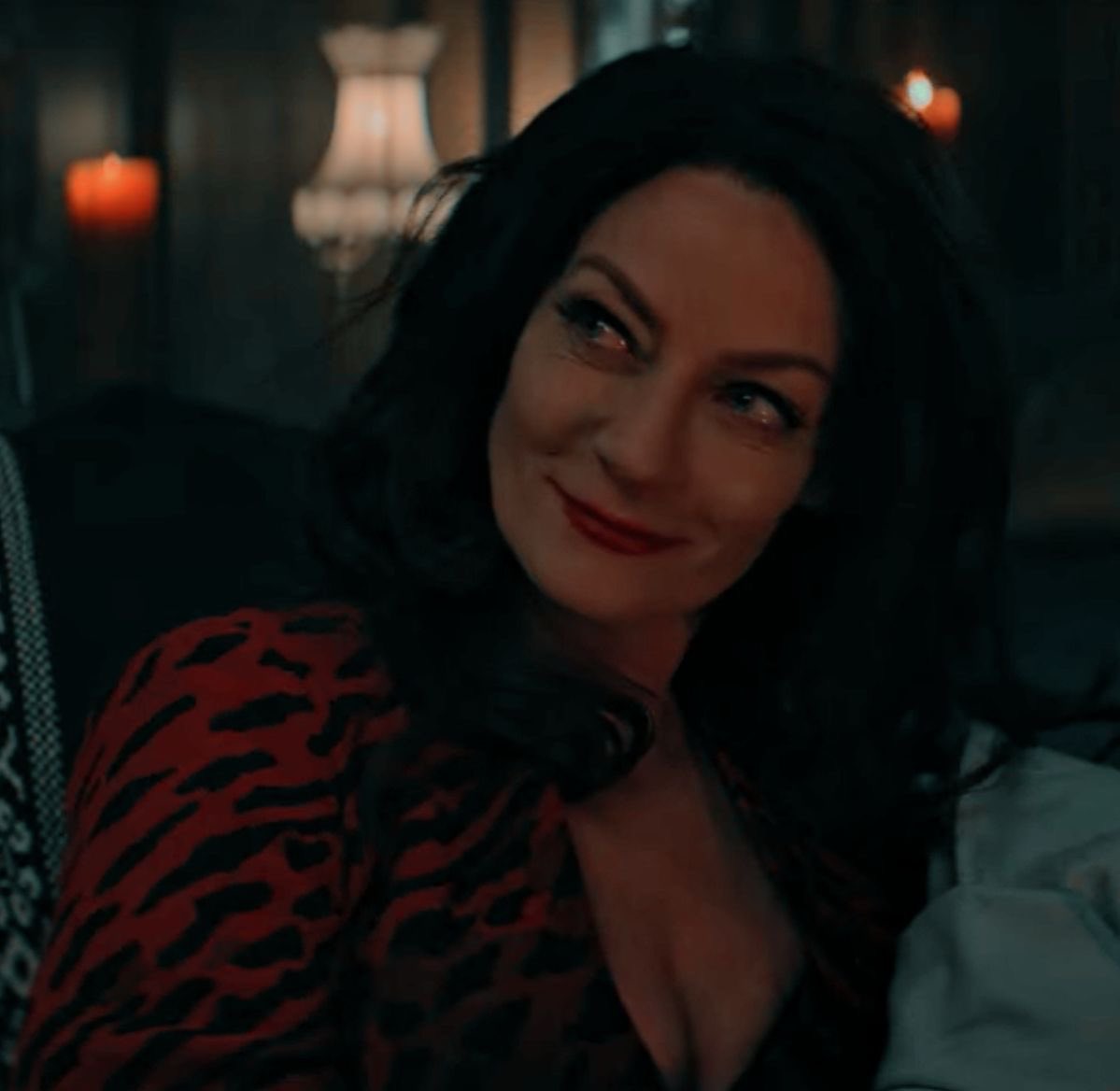 rhaenicentlov's tweet photo. again.. but like ms. wardwell ?! #needthat https://t.co/GurbKuKObM