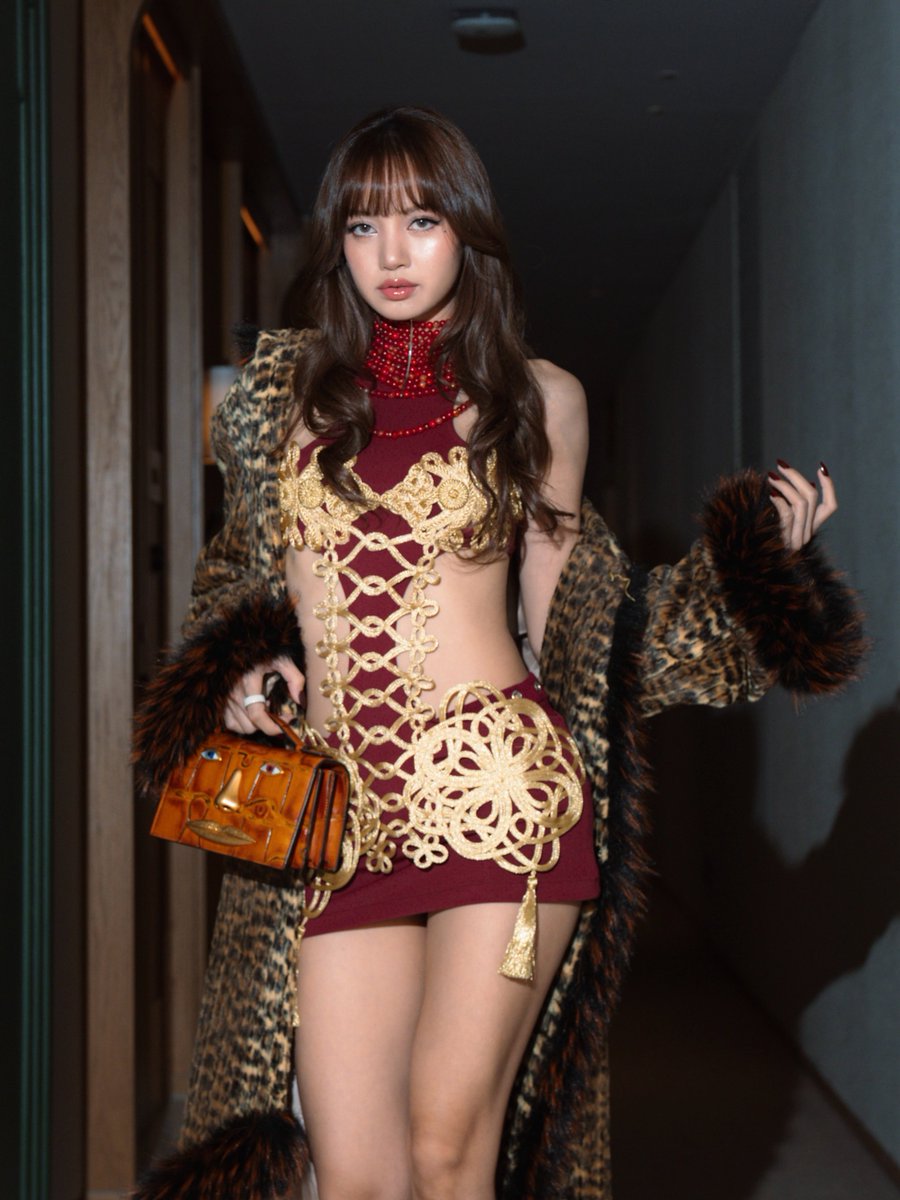 pourlesjolies's tweet photo. Lisa https://t.co/QNlqqehxaP