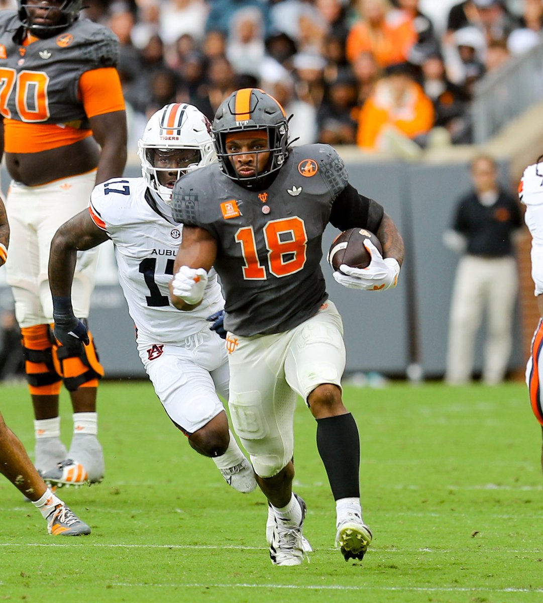 MinisterofD's tweet photo. When his career comes to an end in Knoxville, I hope people appreciate the local kid that stayed home and put the team on his back. https://t.co/uiQwJbO7ww