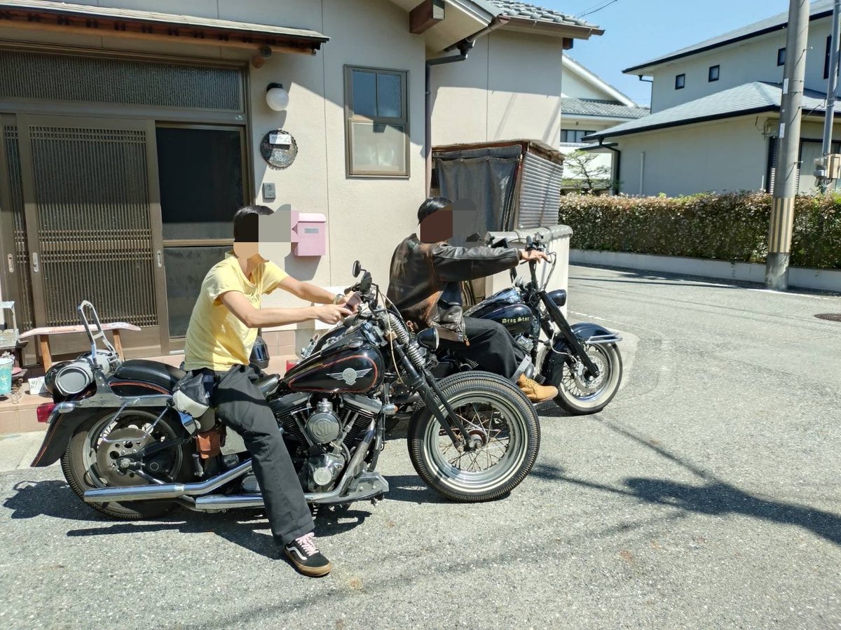 piili_sup's tweet photo. 外車と国産車 https://t.co/gUAtPnh2Sy