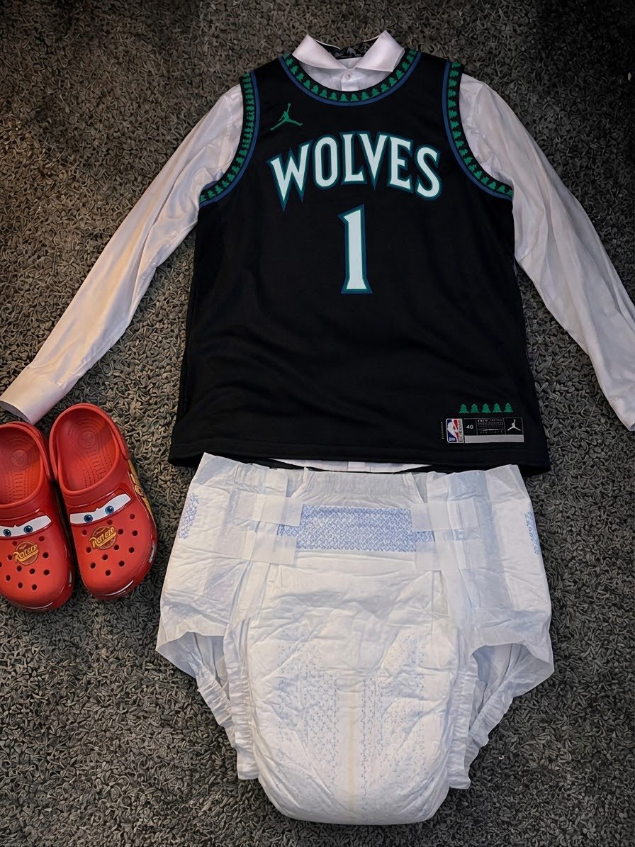 LasmelloBall's tweet photo. Got my outfit laid out for wolves hoops tmrw 🌲🐺 https://t.co/hWYtD6xSxr