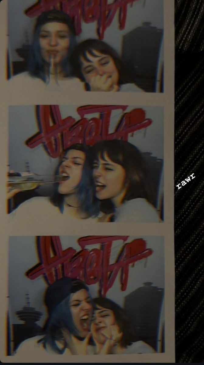 VillieTheKid's tweet photo. Llevo todo el día gritando y feliz por esto.
#pricefield #lifeisstrange #lis #chloeprice #maxcaufield 🌀🦋💙 https://t.co/QI9icLpGqW