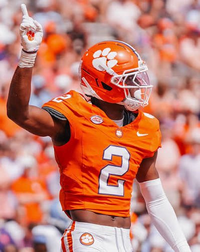 Clemson_Addict's tweet photo. Ashton Hampton is the one player in recent years I can think of that actually developed for Clemson. His first two years. He would get a lot of INTs but he was a poor tackler and gave up a lot of yards 

But this year he has really grown into a shutdown man to man CB. https://t.co/IkfWyy3NrJ