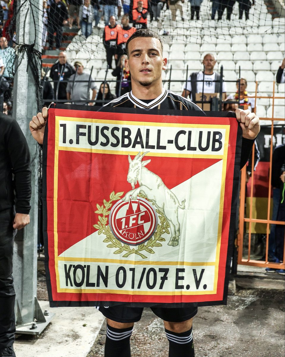 fckoeln's tweet photo. 1. FC Köln ❤️🤍
_
#effzeh | @DFB_Team https://t.co/pLDhMijP97