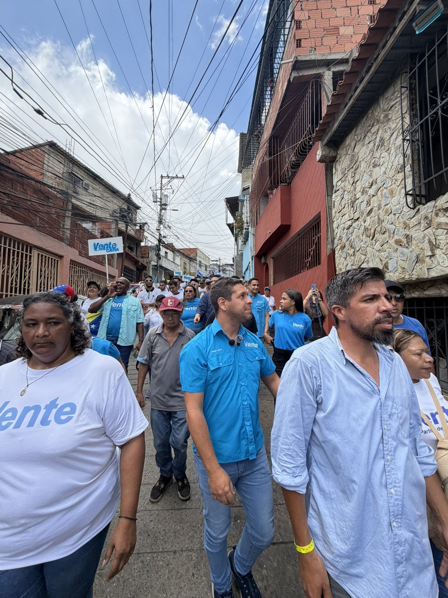 anitico's tweet photo. Toda Catia, se restea al unísono con @MariaCorinaYA. En una actividad totalmente envolvente por parte de dirigentes de @VenteVenezuela Catia responde. Aquí imagenes!! https://t.co/F0dlrop8kO