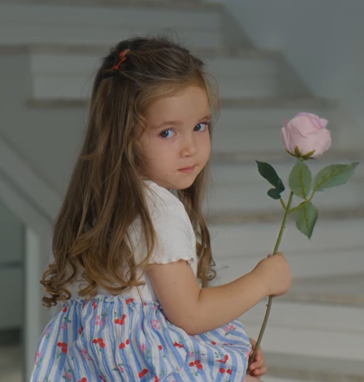 hayvehayda's tweet photo. Leyla’nın pembe dünyası.🌷
#daha17 
#cerenayruk https://t.co/WnBvRcmZhR