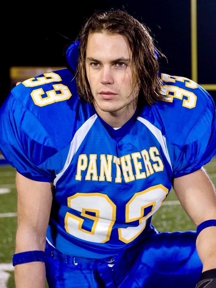 fadule_'s tweet photo. -bangs 10s
-gets in bar fights 1-on-3
-trucks motherfuckers to spring teammates for TDs
-saves coach’s daughter from getting taken advantage of at a party
-smashes his friend’s girlfriend (scumbag move) but lets friend punch him in the face as punishment (honorable)
-takes the blame for his brother’s felony so his nephew doesn’t grow up with a dad in prison
-doesn’t have Instagram
-loves his hometown

American fucking hero.