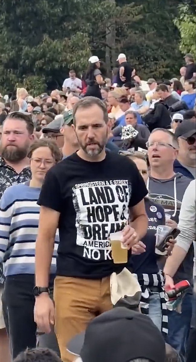 marlene4719's tweet photo. This is what a Patriot looks like. https://t.co/vLaIzZ5zti