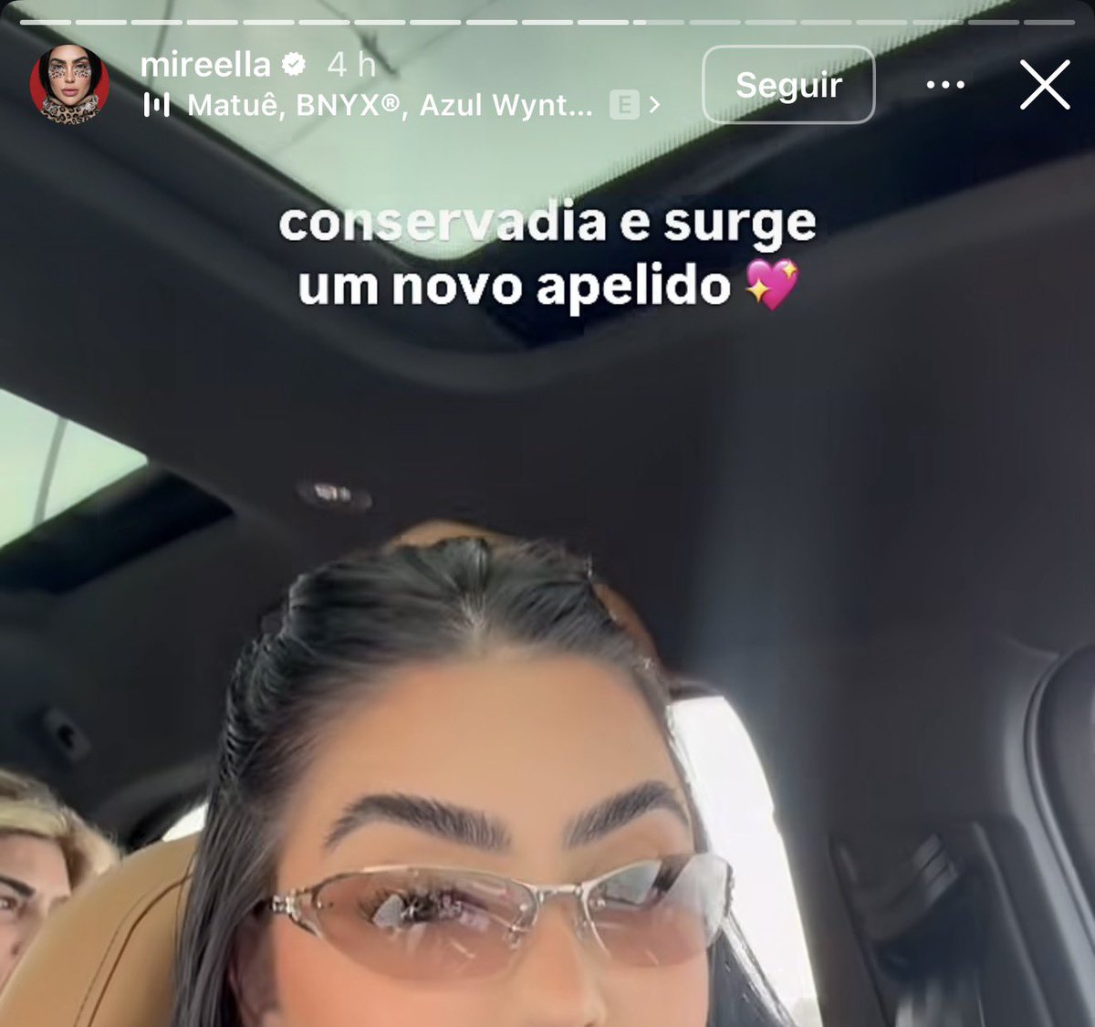 malibulox's tweet photo. a putinha de direita usando musica do matue que se posiciona contra a direita desde SEMPRE, parece piada https://t.co/t68CPxkftb