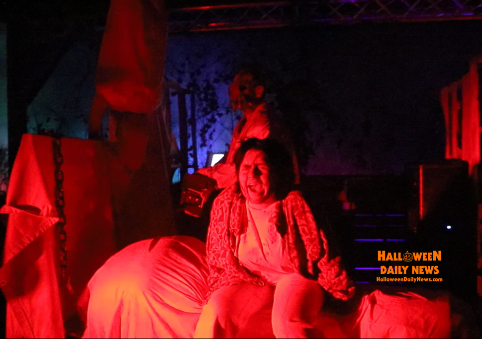 HalloweenDaily's tweet photo. We had a blast at opening night for year 5 of BACKWOODS HAUNT in Barco, NC last night! Watch our exclusive full walkthrough inside this awesome indoor/outdoor haunted house attraction: https://t.co/6ybpPYVfou

🎃 https://t.co/SaWO8ijnHa