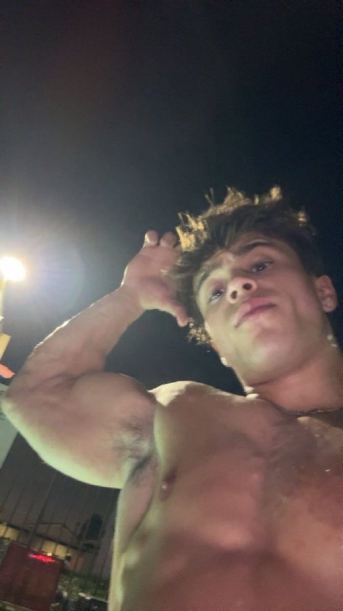 CashMasterSleek's tweet photo. You could only dream of this view. That’s why you serve me 😉

#cashgod https://t.co/1onURzjSVS