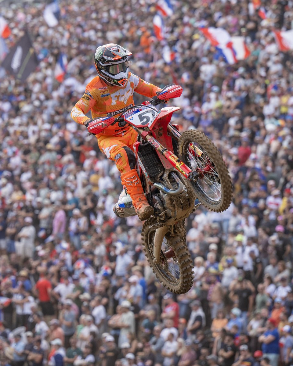 NEWSMotoEC's tweet photo. 2026 #MXoN🏁 - GP Race 3
Categoría #MXGP + #MXOpen Resultados
🥇 Jeffrey Herlings - Holanda
🥈 Jorge Prado - España
🥉 Romain Febvre - Francia
Ernée, Francia #Motocross #NewsMotoEc #MX https://t.co/uXHReh00iX