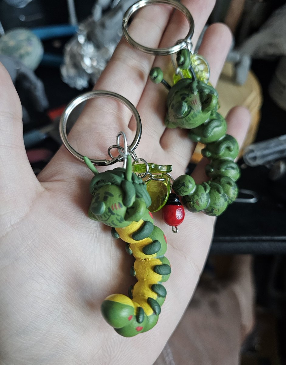 RollyPolly543_'s tweet photo. Probably one of the stupidest things i spent my time making but I honestly love them so much little gospillar and goslingpillar 😭😭😭😭 #caterpillartwins #cuteness #awww https://t.co/yNwBeji1Dc