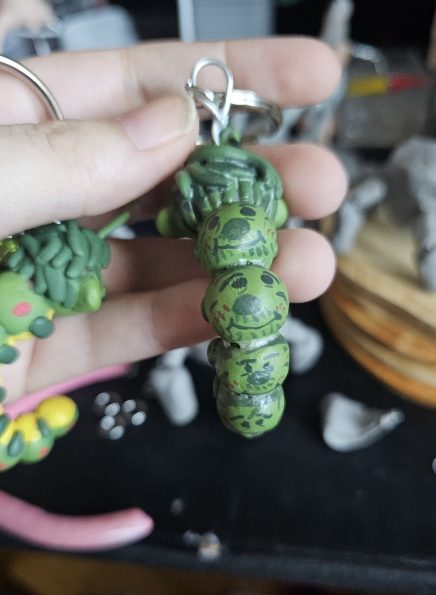 RollyPolly543_'s tweet photo. Probably one of the stupidest things i spent my time making but I honestly love them so much little gospillar and goslingpillar 😭😭😭😭 #caterpillartwins #cuteness #awww https://t.co/yNwBeji1Dc