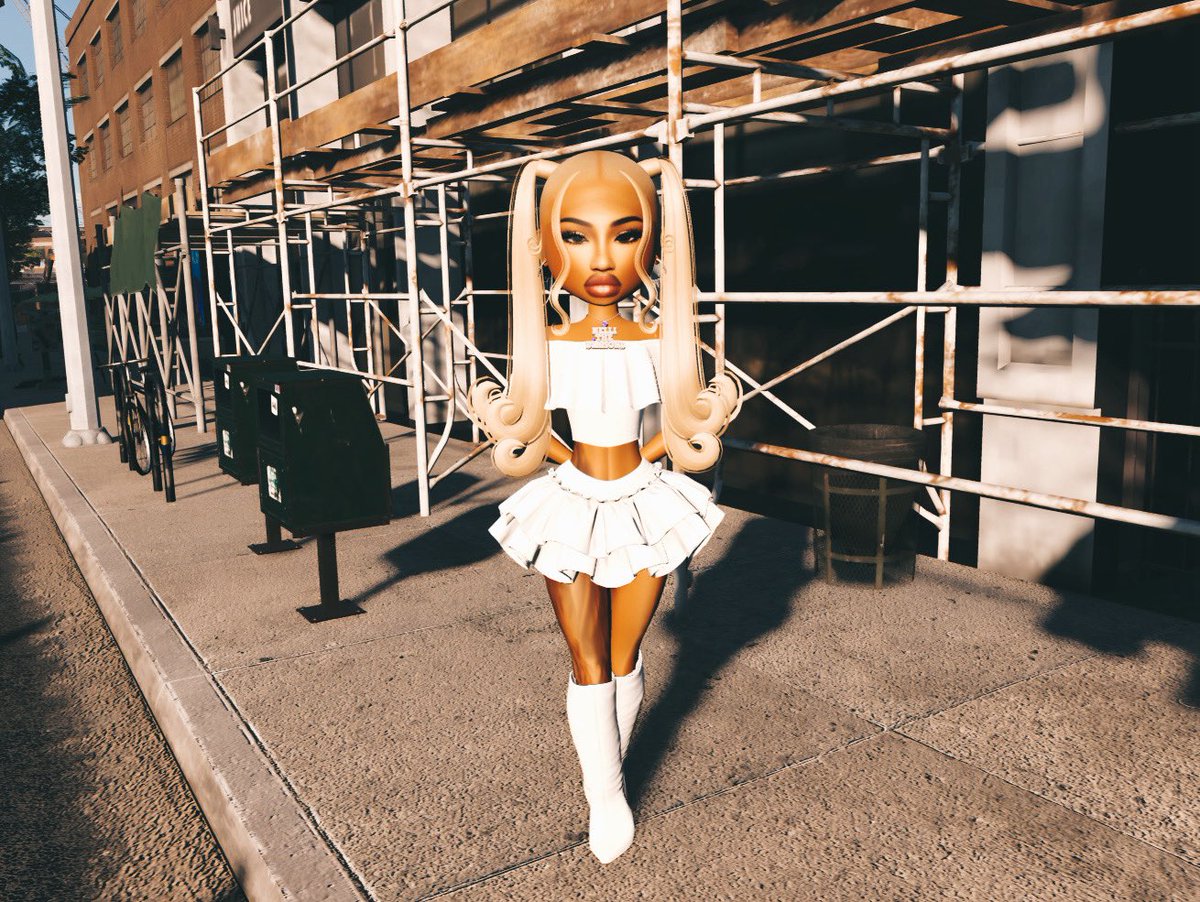 NelliTheDiamond's tweet photo. I see why I make these shapeshifters mad, and hit dogs will always holler. π€π #HideThatFace #NelliTyson #TheDiamond #NelliTheDiamond #TheBodyYouWishYouHad #roblox https://t.co/aa53EZEt23