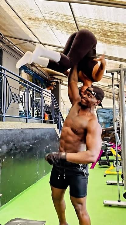 OgSilva85's tweet photo. @JustMrTruth Kenya Gym instructor Vs South African big ass Gym instructor https://t.co/NBsx5uFunT
