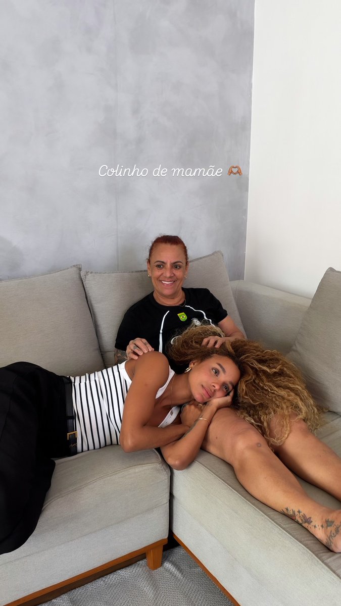 SquadBrumilla's tweet photo. Brunna com o Papai e Mamãe dela 😍 https://t.co/PGd2j9Upcf