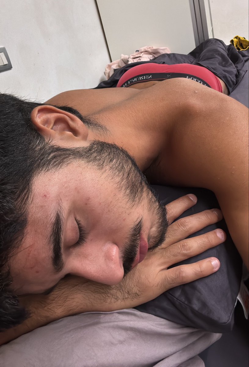 semprepresomale's tweet photo. Mi annoiooo https://t.co/JxdecW9BCi