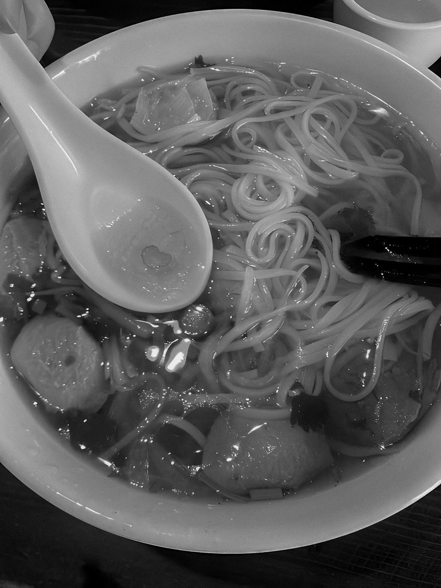 ginsengore's tweet photo. 今日は、僕が大好きな友達と日本料理を食べに行った時の写真です。大好きだよ！へへ https://t.co/Q3xwjggEhb