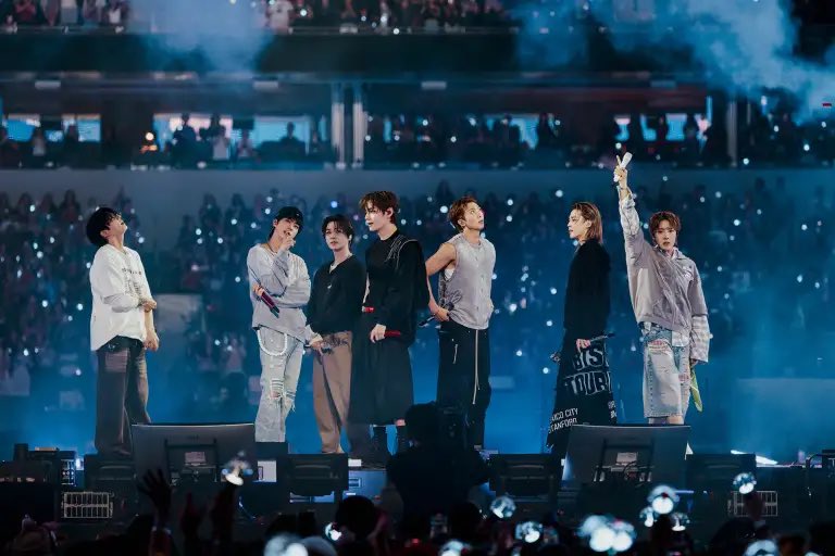 musictrendscol's tweet photo. Asistencia oficial de BTS en Colombia 🇨🇴 y Romeo Santos junto a Prince Royce 🔥

- BTS - Octubre 2: 53.000 asistentes 
- Romeo Santos y Prince Royce - Octubre 2: 26.000 asistentes 
- BTS - Octubre 3: 53.000 asistentes https://t.co/AYNJK9ZORX