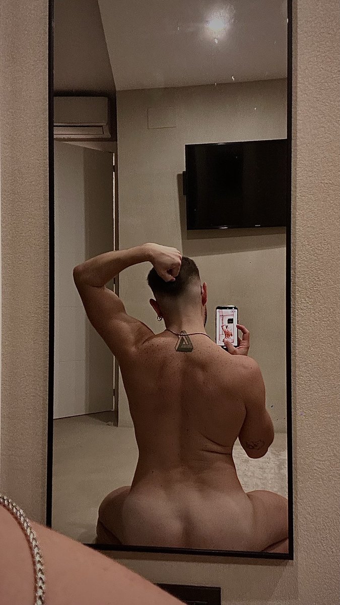 nando_mss_'s tweet photo. Este peluquero me deja bien el pelo, no?? https://t.co/mLE3yyGNsu