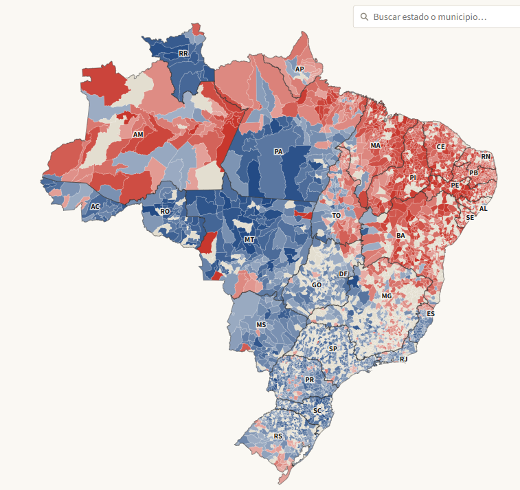 danyscht's tweet photo. El mapa de la izquierda es la primera vuelta de 2022. 

El mapa de la derecha es la primera vuelta actual (varios municipios aún no tienen dato).

El mapa claramente más pintado de azul (Bolsonaro) hoy que en 2022. https://t.co/rxkZgMxCNw