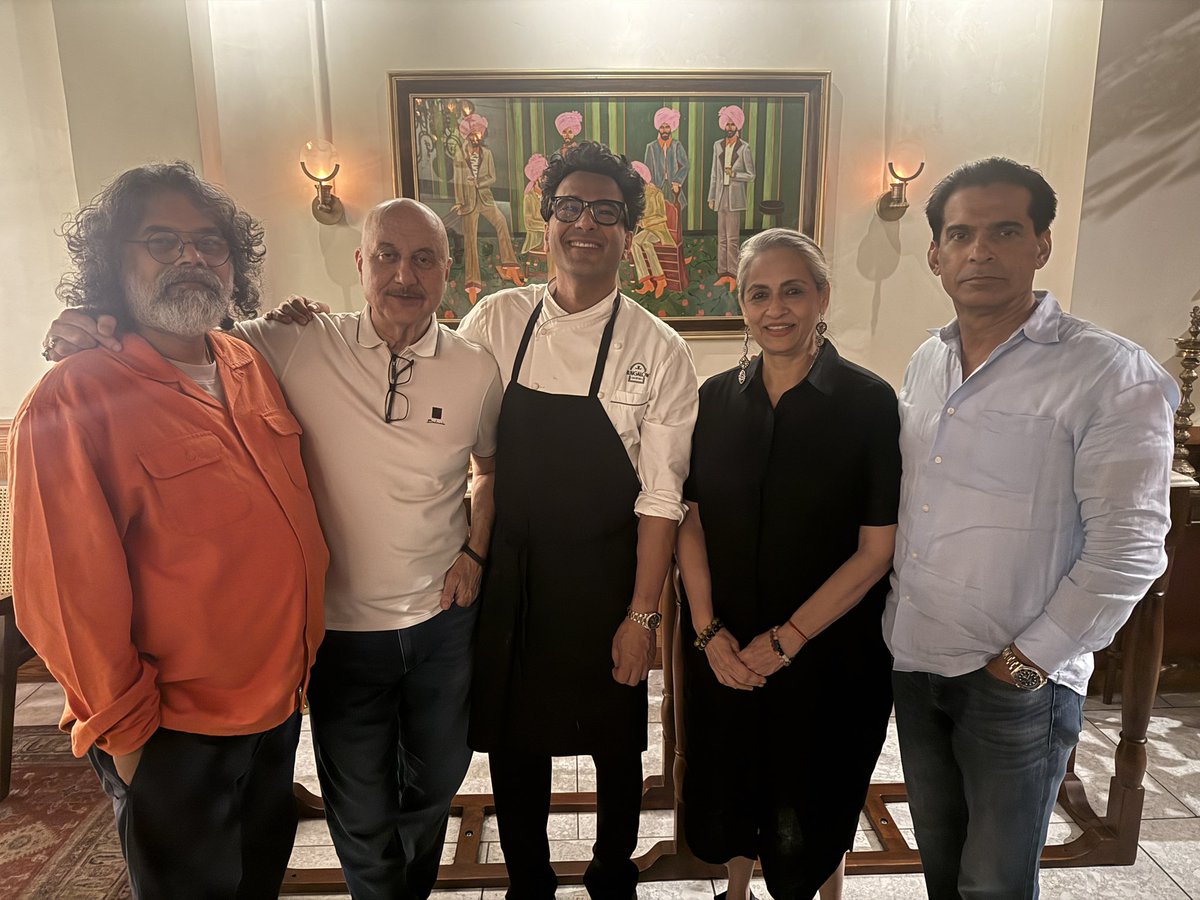AnupamPKher's tweet photo. My dearest Vikas Khanna, what a joy it was to visit your restaurant Bungalow! The warmth, love and अपनापन you showered on me and my team made us feel we were back home in India. ❤️🇮🇳
I am so proud of you, brother. You have made Bungalow a name to be celebrated, through your extraordinary food and the Indian traditions you have preserved with so much care and pride. There is a little bit of home in every corner.❤️🥹❤️
And what can I possibly say about your food? You are the chef. I am an actor. My very happy expressions after every single dish I tasted should be enough of a review! 😄
What touched me most was that you remain so grounded, affectionate and loving. Behind all that brilliance is a heart that makes everyone feel welcome.❤️‍🩹❤️‍🩹
God bless you, my brother. May you keep making India proud and feeding people with food and love! Jai Ho! 🙏❤️ @TheVikasKhanna @YoSwaroop @Rajenderpahl