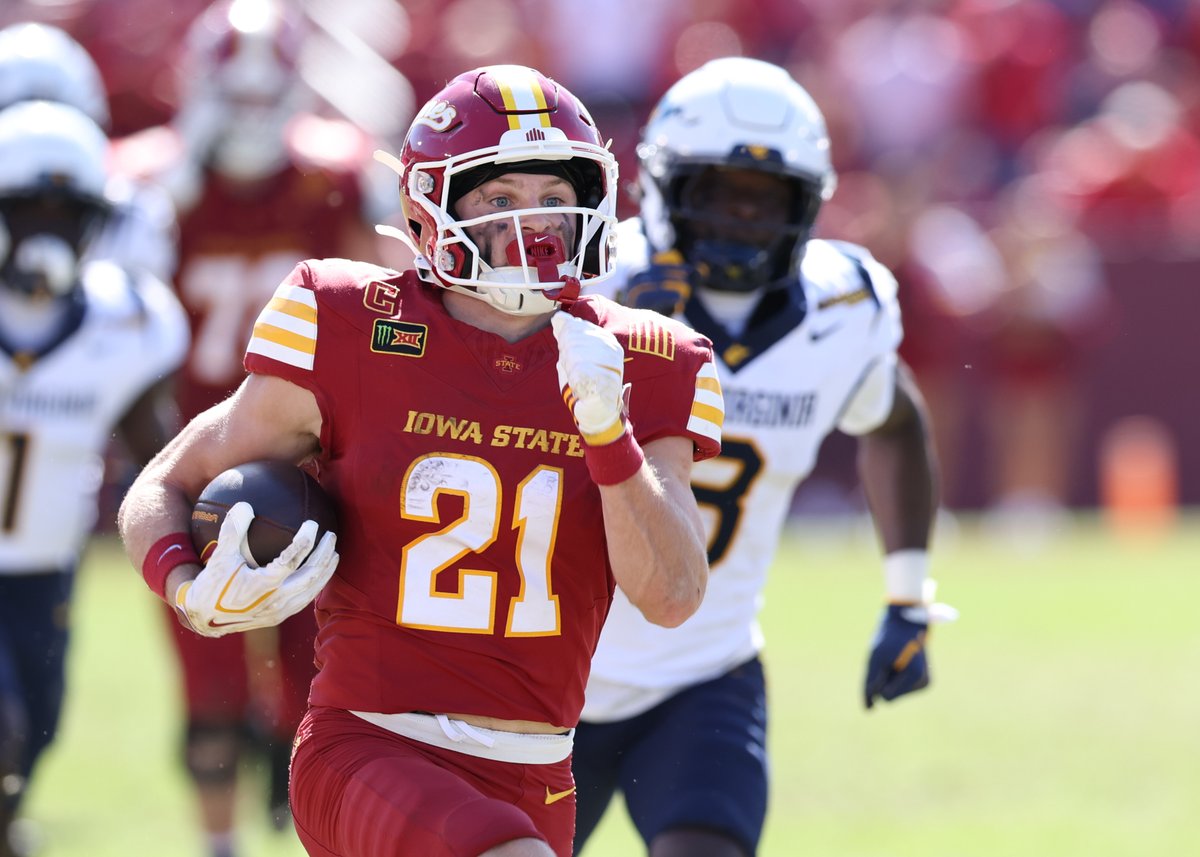 ChrisMWilliams's tweet photo. Aiden Flora through five games:

-- No. 4 nationally in all-purpose yards per game (157).

--  No. 7 nationally in rushing yards (594).

-- Averaging 8.14 yards per carry.

-- Has fewer carries than every player ahead of him on the rushing leaderboard.

Saturday: 212 rushing yards, three rushing touchdowns and two touchdown passes.

The former walk-on from Adel is becoming one of college football’s best stories.

Photo: Imagn Images / Reese Strickland