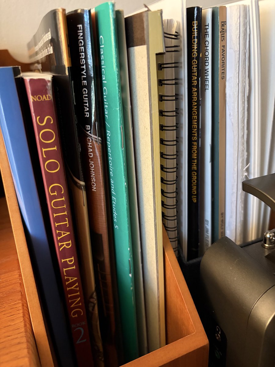 AmyLGreenblatt's tweet photo. I try to play, or understand how to play, or just how to listen, and I keep forgetting and trying again and sometimes learn something new and sometimes remember something old. https://t.co/gtjRpnHcfo
