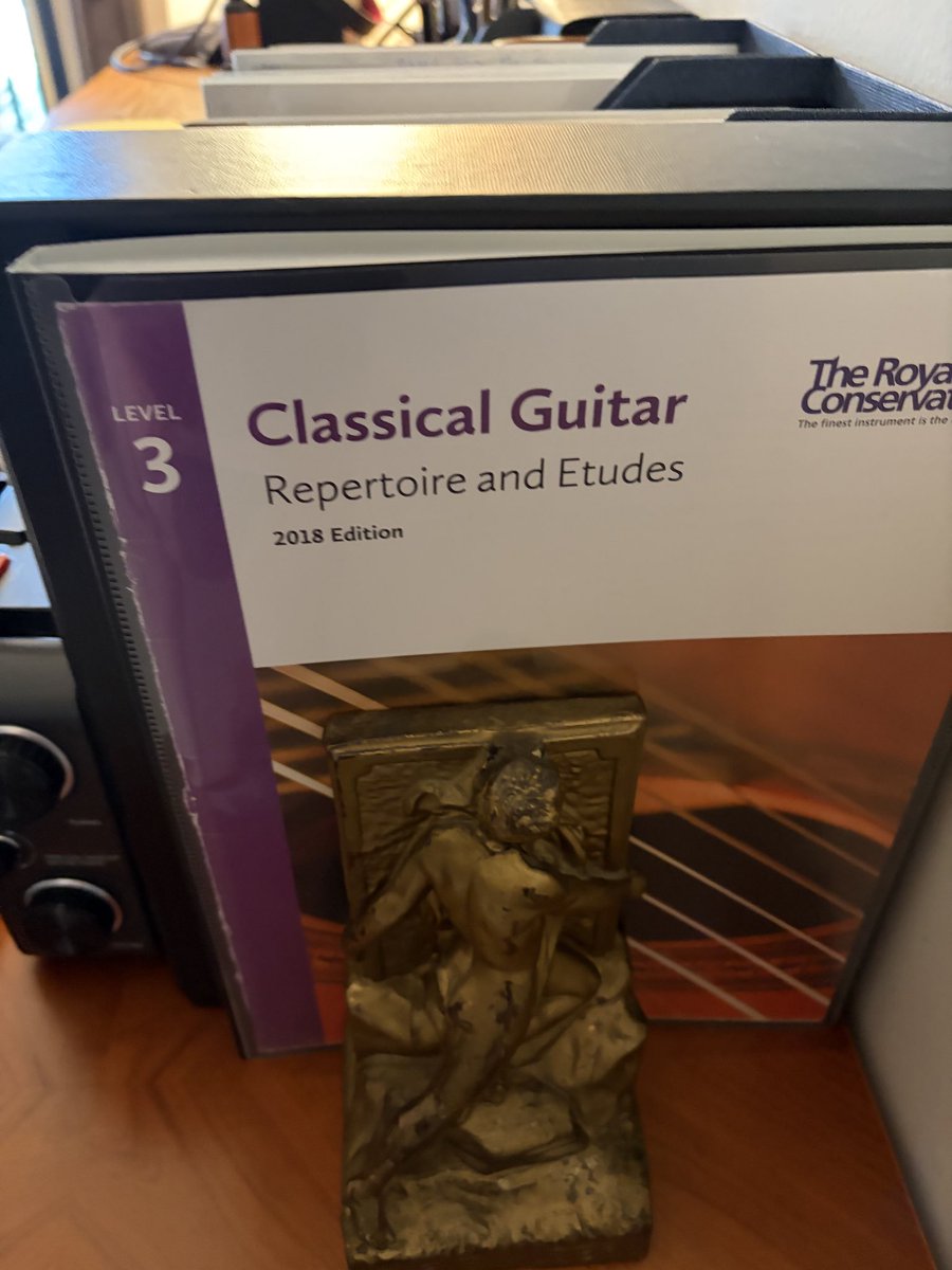 AmyLGreenblatt's tweet photo. I try to play, or understand how to play, or just how to listen, and I keep forgetting and trying again and sometimes learn something new and sometimes remember something old. https://t.co/gtjRpnHcfo