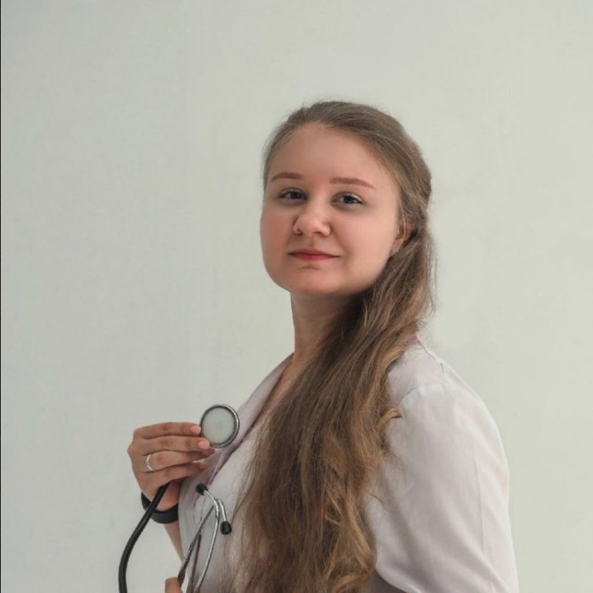 IntCyberDigest's tweet photo. ❗️ Meet Darya Shipilova, 28, who worked at Irkutsk's Anti-Plague Institute as a lab technician. She died after smashing a vial of plague bacteria had "pneumonia of unknown aetiology."

Records reviewed by us indicate she was a junior, joined the institute in September 2022 at age 24, was making about $850 a month, and was still listed as a student in 2024.

Around 200 of her contacts are now quarantined.