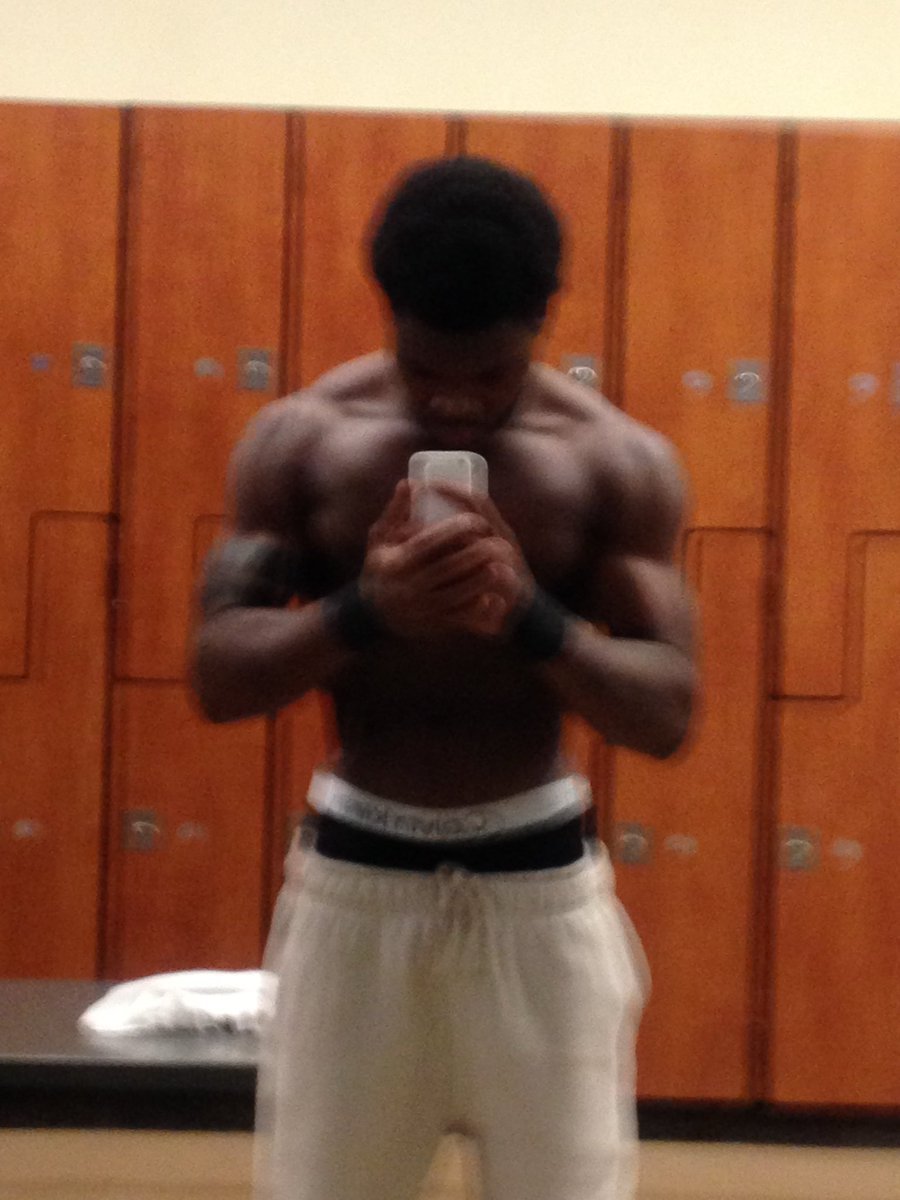 71bandss's tweet photo. lookin small https://t.co/jgZ5qY2XQo