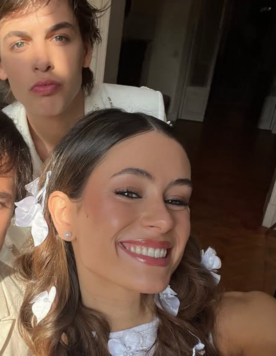 Caroalegre23's tweet photo. Los amooo 🥹🤍 #andreisy #margarita3 https://t.co/vXhgfV1yiF