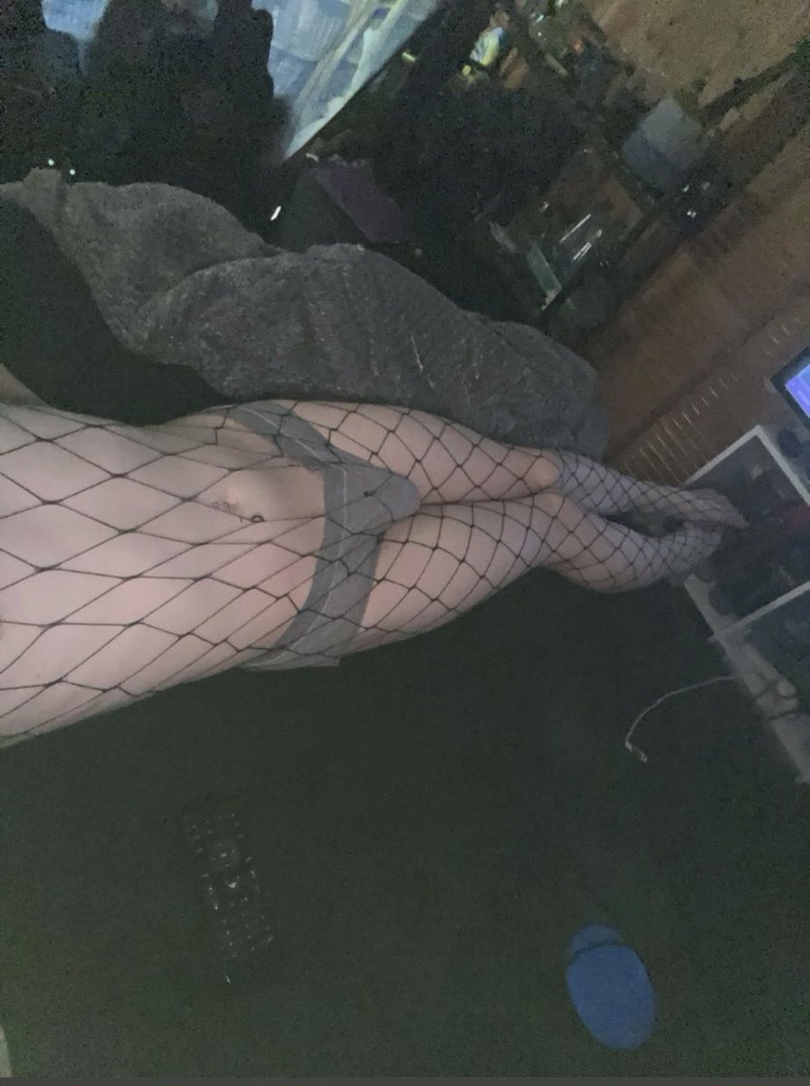 Xd_brsy's tweet photo. 18 femboy - looking to dm:3 https://t.co/UY4iiZTohh