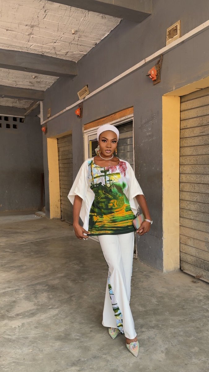 MirahavenC's tweet photo. Sunday 
Fashion Day for me 
A day I show up to my father’s house like a model 🥰😌. 
I sew, I wear with style and boldness . 
#mirahavencouture #kanofashiondesigner #newfashionootd https://t.co/qM5A4UNzrd