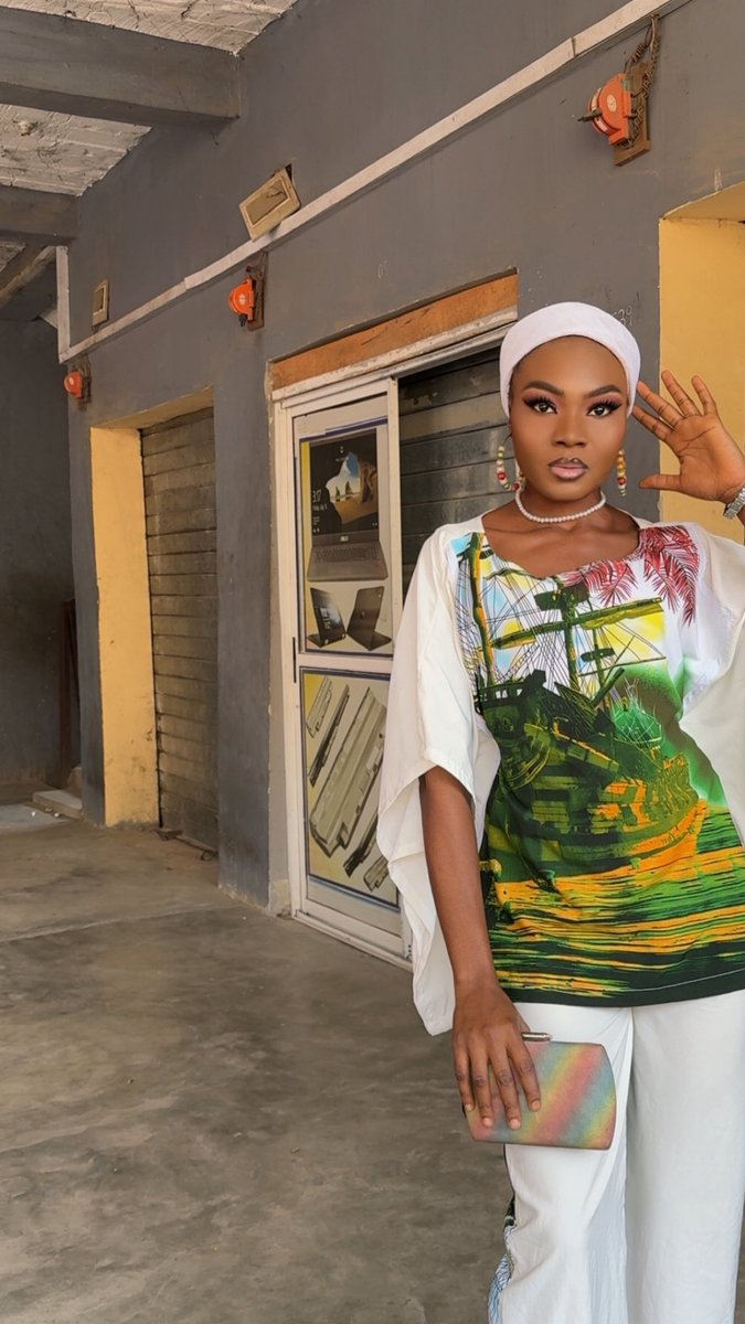 MirahavenC's tweet photo. Sunday 
Fashion Day for me 
A day I show up to my father’s house like a model 🥰😌. 
I sew, I wear with style and boldness . 
#mirahavencouture #kanofashiondesigner #newfashionootd https://t.co/qM5A4UNzrd