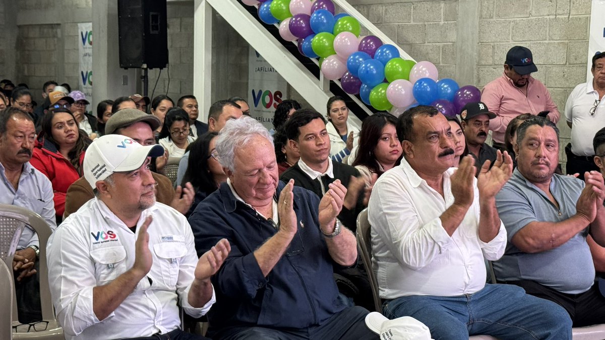 jajofd's tweet photo. Como secretario general de VOS, junto a Leonel Toriello, coordinador nacional de Agenda Ciudadana, y Beto Reyes, secretario municipal, damos seguimiento a la organización en Palencia. ¡Afíliate! #VOS @BancadaVos @VOS_gt_ https://t.co/mdffitGJBF