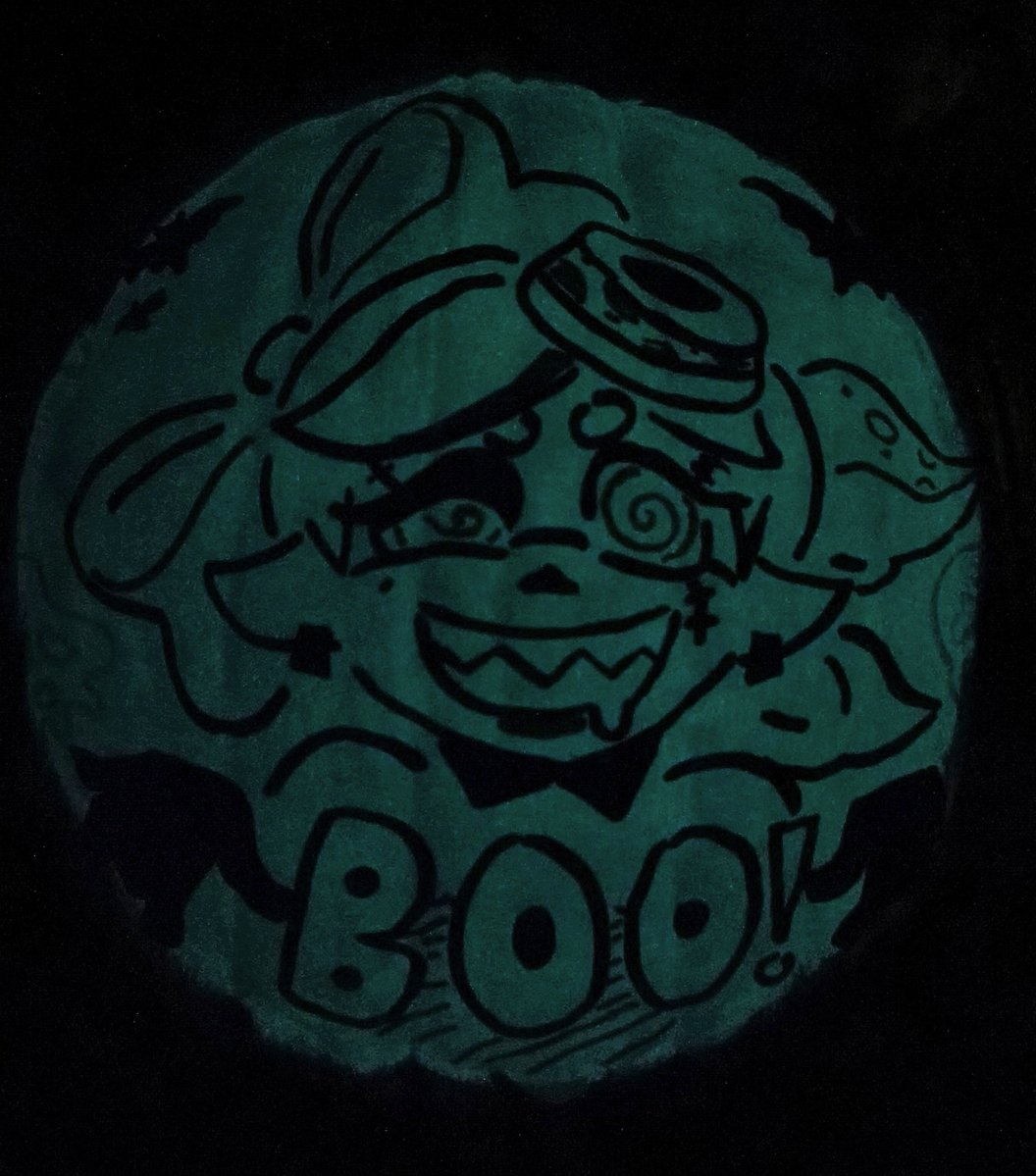 MaddeningTrash's tweet photo. I put Marie on a pumpkin https://t.co/3SFcOSzrRX