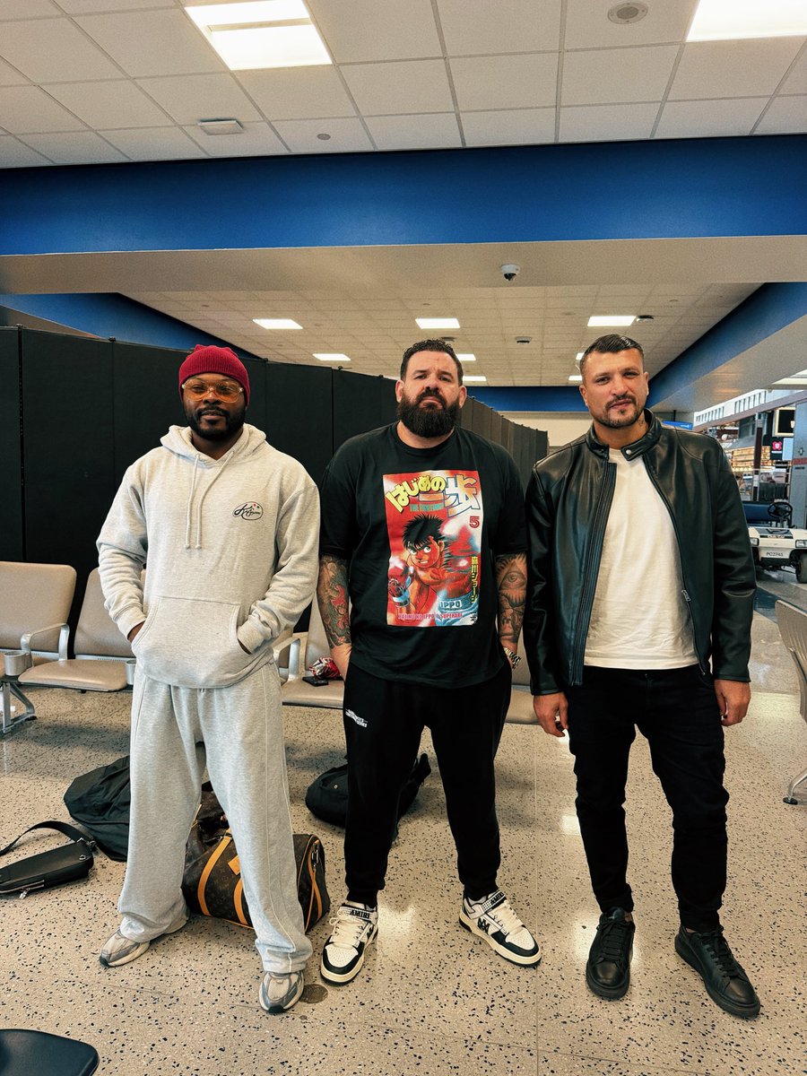 pliniocruzmma's tweet photo. On my way to London for my @MisfitsBoxing fight Week ! Chama π₯
#pliniocruz #coachcruz #misfits #boxing #london https://t.co/cmgROetwYK
