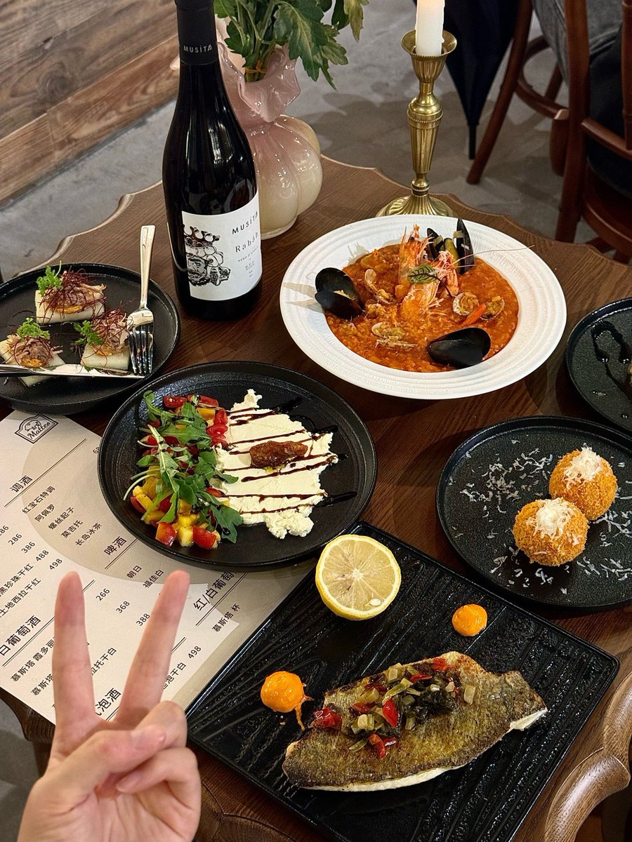 JuliannaHatcf's tweet photo. Descubre la nueva propuesta culinaria colorida de Sélun! https://t.co/s0oFXUh99p