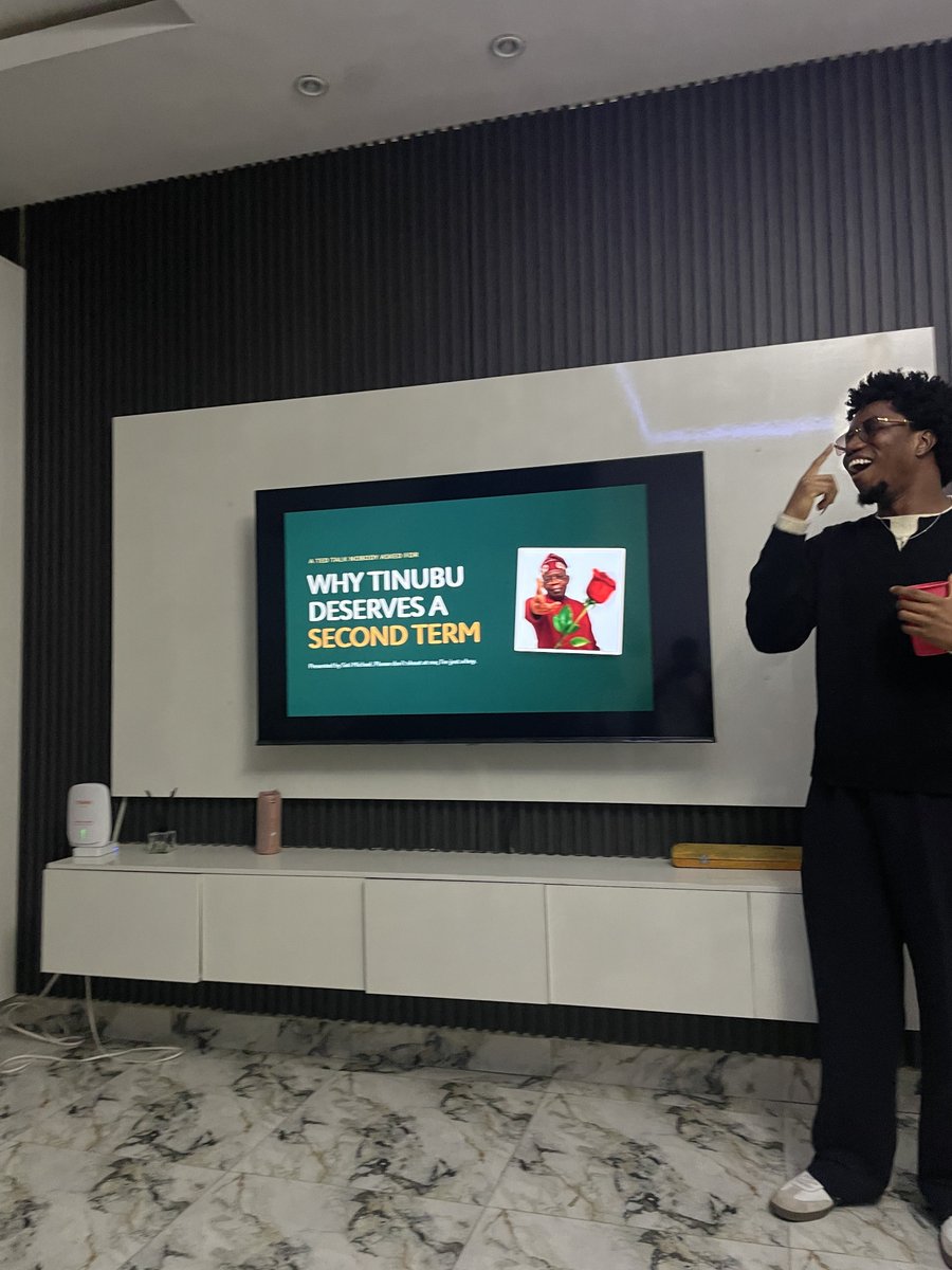 Sheriff_HR's tweet photo. World War III almost broke out at this powerpoint presentation thingy but i had such a good time 😂 https://t.co/aXzfGN7QoS