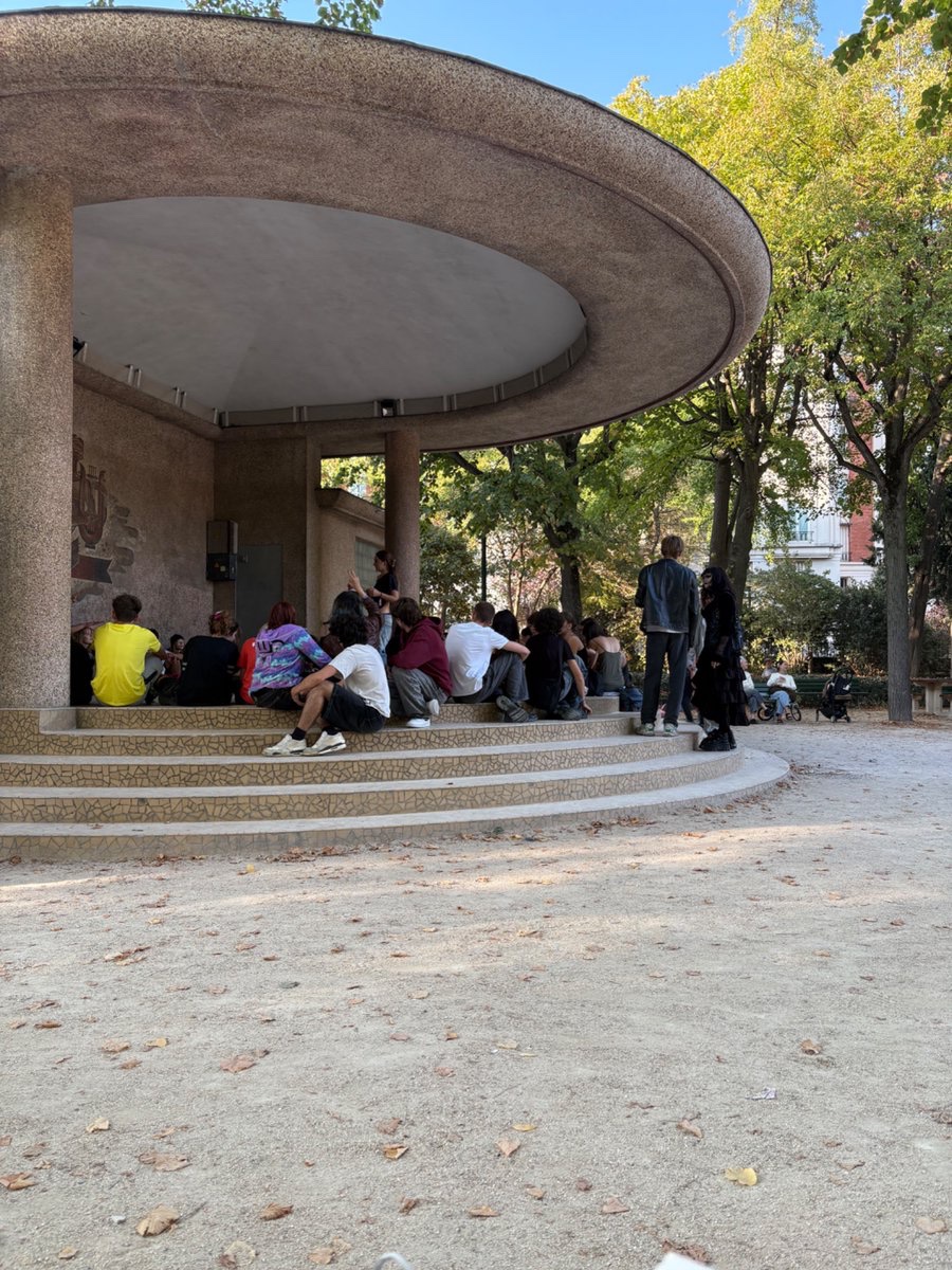 dimichoudhury's tweet photo. I was sitting in a park this afternoon when some high school students started gathering. Once there were 50+, one of them pulled out a megaphone, and they started organizing how they were going to block the high schools in the neighborhood tomorrow. It’s Sunday afternoon. I’m wondering if this could ever happen in other countries or if this is really a sign of how deeply revolutionary the French people are?