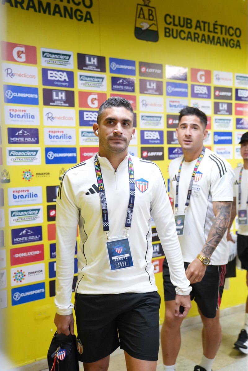 JuniorClubSA's tweet photo. 📸 ¡LLEGAMOS! 🔥🦈 https://t.co/mClv43BtDg