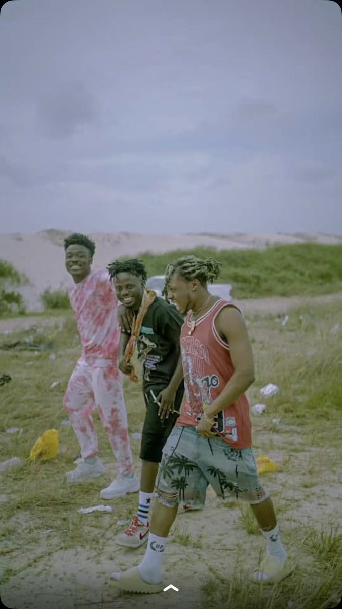Superwozzy_wg's tweet photo. @asakemusik Mr money my verse still de your hand ❤️😁😁😁 ! https://t.co/RVgSqQNGms