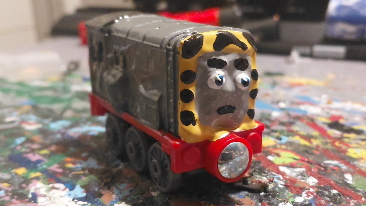 teamzug04's tweet photo. My Thomas and friends customs of 2026 diecast Billy amd some new Railway Stories oc's I made. Meet Todd, Ralph and Pearl.

Todd is an BR Class 09
Ralph is an LNER J45 Diesel &amp;
Pearl is an LNER Peppercorn A2 Class. (Pearl is ment to be real life member of the class Pearl Diver https://t.co/sFRlGHIzbF