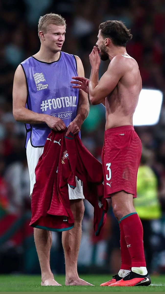 sheslivsangel's tweet photo. woah erling and ruben https://t.co/n4gMHnYhsO