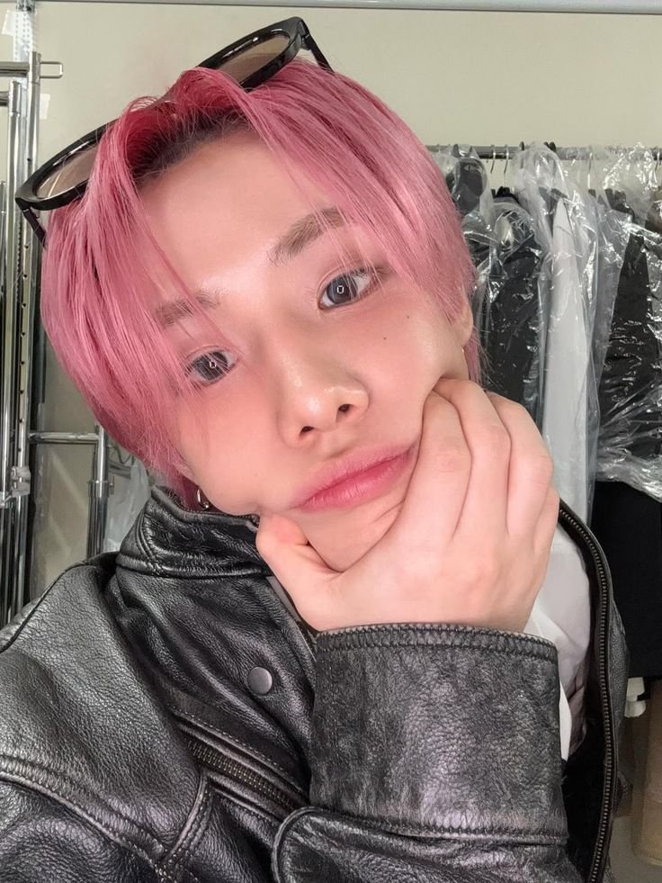 yuyus_rose's tweet photo. two pink squishes hehe!!🩷💢

#ForXSelcaDay #FXSD
#OMEGA_X #오메가엑스
#젠 #XEN https://t.co/MqZk0s1Ng9