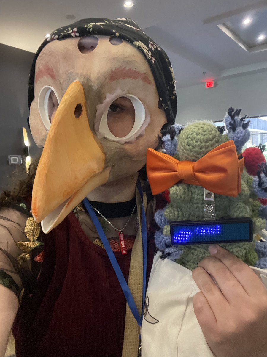 rotarybirdy's tweet photo. Had an awesome time at #MichiganAnthroWeekend (until I got violently ill yesterday afternoon and spent the next 24 hours in the bathroom). Didn’t make it to the bird meetup, but for a first con it was a blast! Can’t wait for next year! https://t.co/doVxQ2ngoP